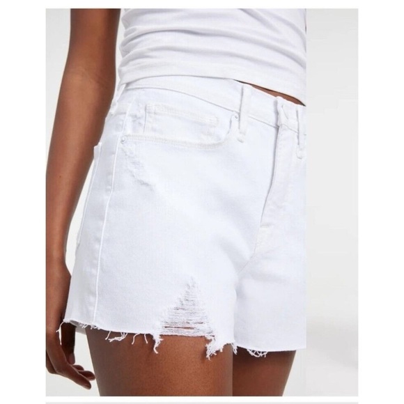 Good American BOMBSHELL SHORTS GBS046T WHITE025 Size 00/24 Inseam 3 1/2 inches - Picture 2 of 9